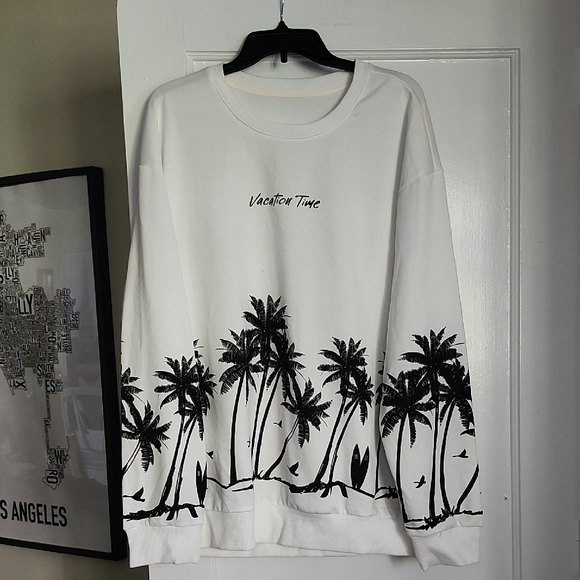 SHEIN White and Black Beach Scene Graphic French Terry Style Sweatshirt NWOT - Picture 1 of 9